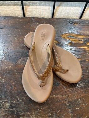 Flo Jo’s flip flop